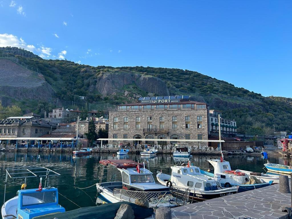 Assos Troy Port Hotel Zewnętrze zdjęcie